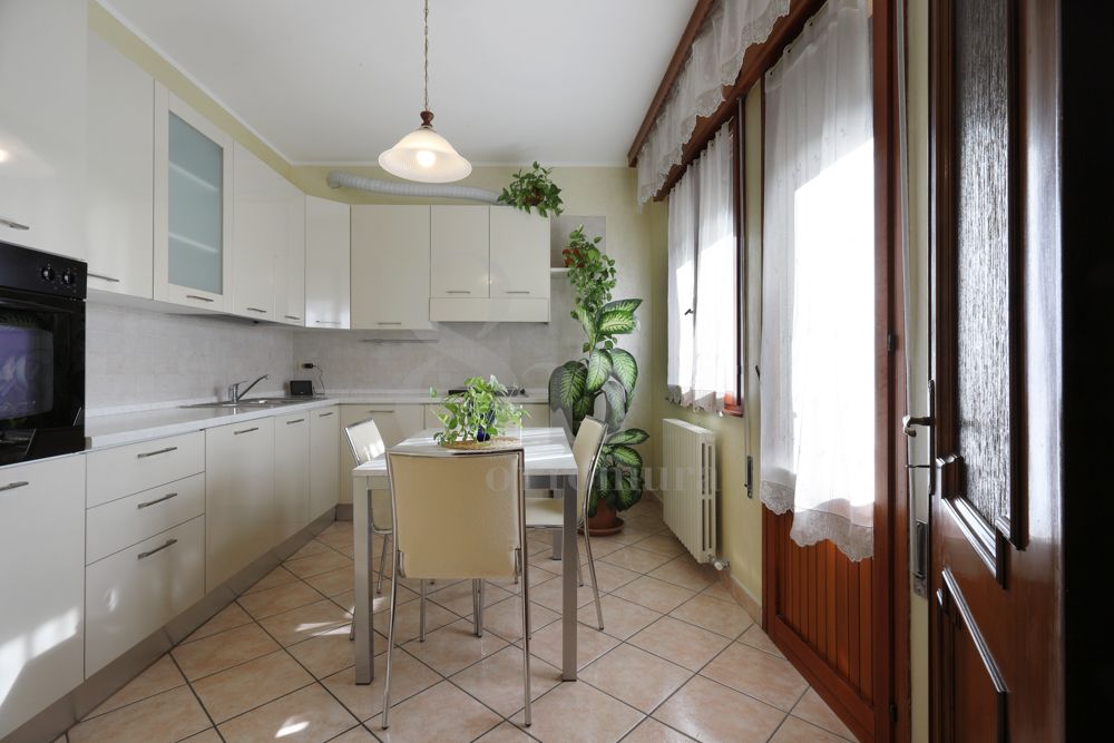 Bifamiliare con taverna