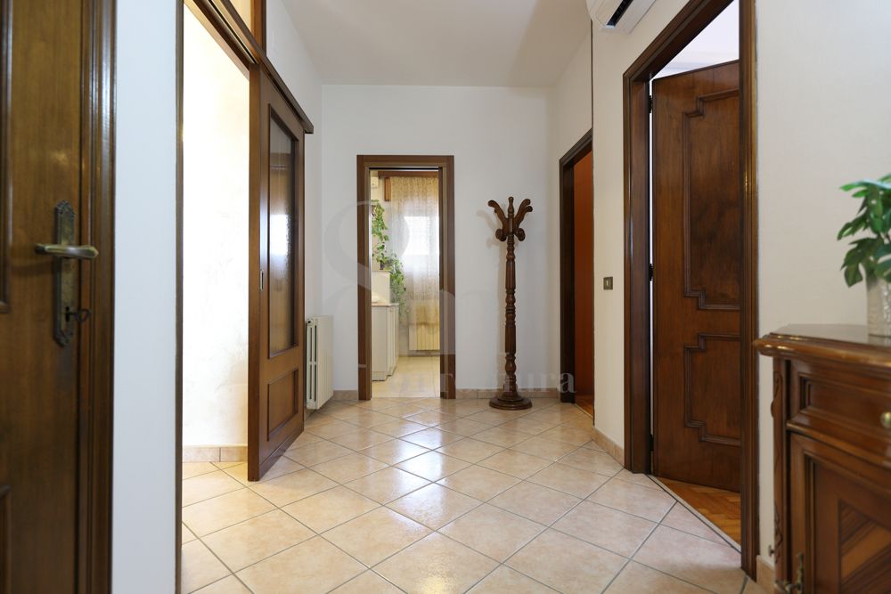 Bifamiliare con taverna