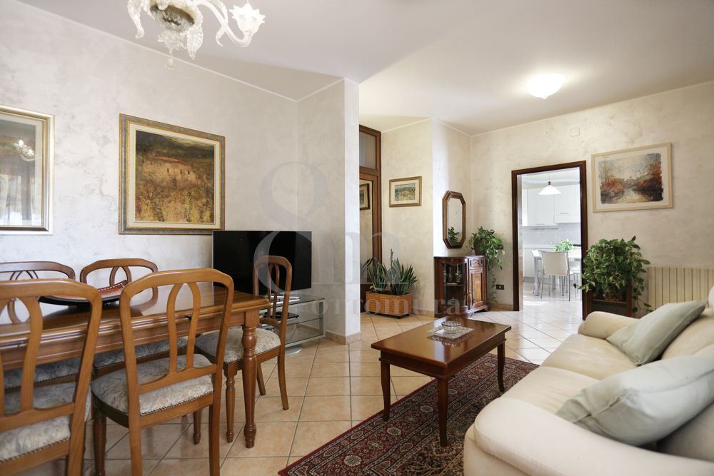 Bifamiliare con taverna