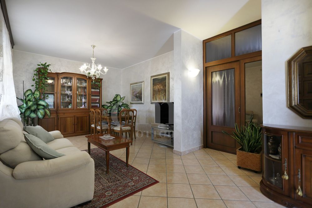 Bifamiliare con taverna