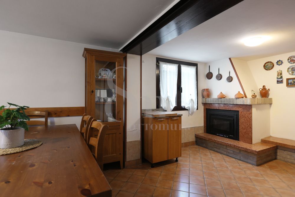 Bifamiliare con taverna